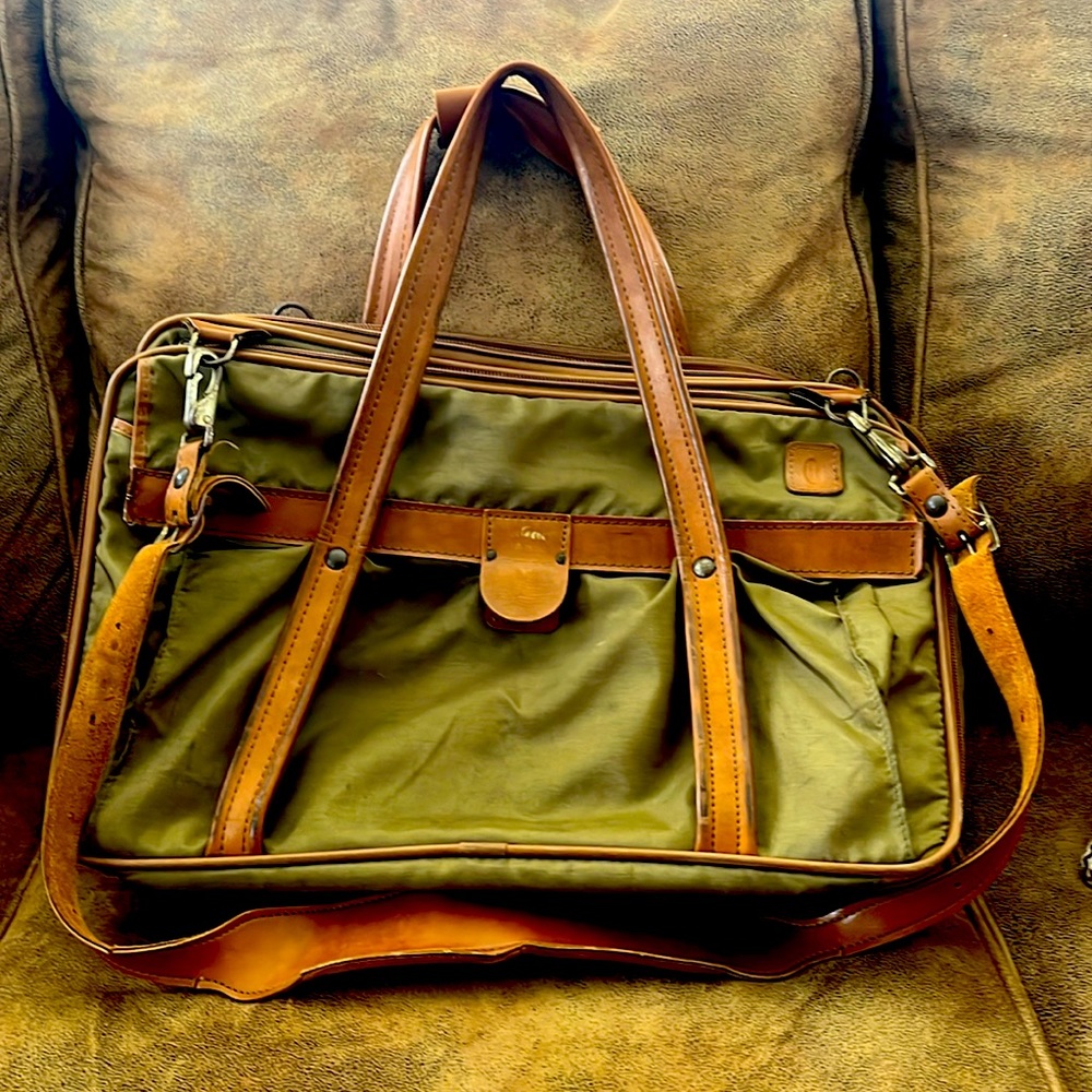 HARTMANN Vintage leather trim and nylon over night bag with multiple use VGC